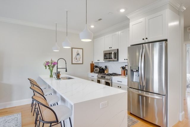 31 Boardman St 2, Boston, MA 02128