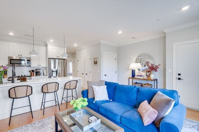 31 Boardman St 2, Boston, MA 02128