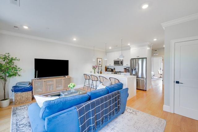 31 Boardman St 2, Boston, MA 02128