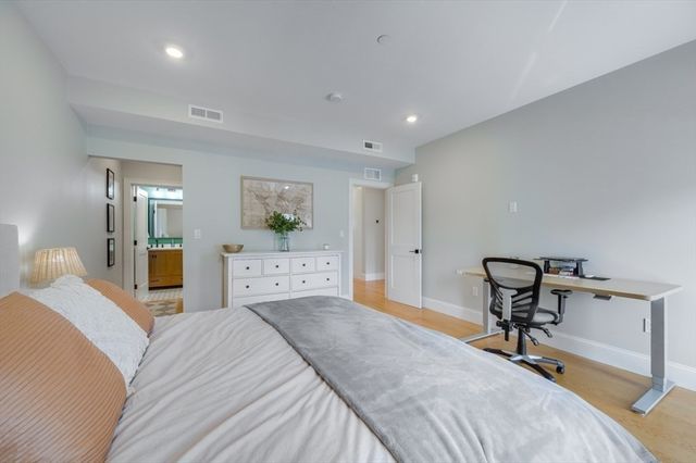 31 Boardman St 2, Boston, MA 02128