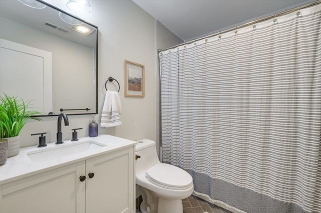 31 Boardman St 2, Boston, MA 02128