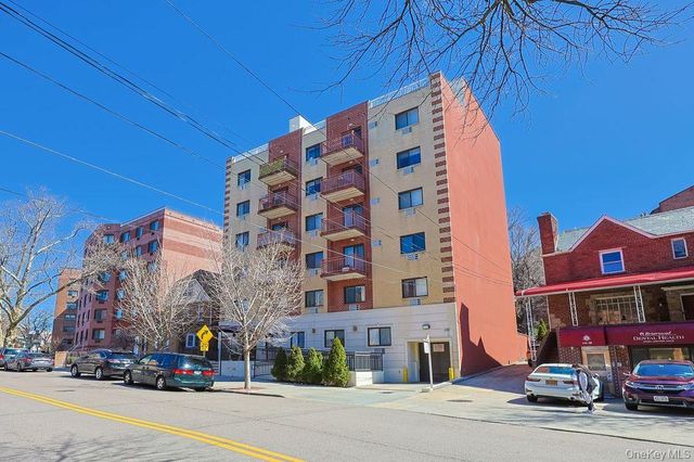 141-16 84th Drive 4B, Briarwood, NY 11435