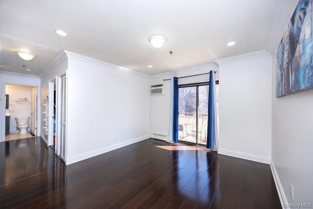 141-16 84th Drive 4B, Briarwood, NY 11435