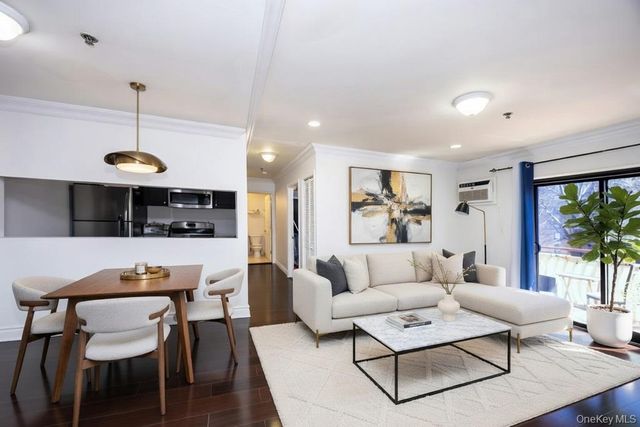 141-16 84th Drive 4B, Briarwood, NY 11435