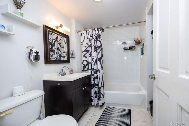 141-16 84th Drive 4B, Briarwood, NY 11435