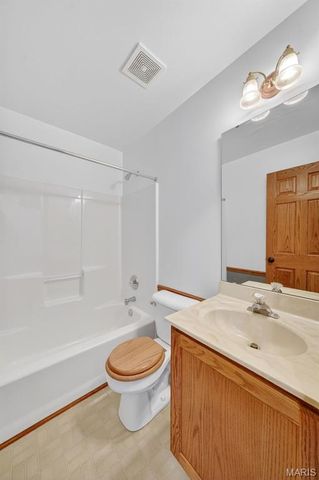 1401 Westin Drive, St Peters, MO 63303