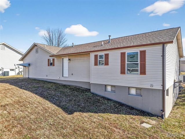 1401 Westin Drive, St Peters, MO 63303