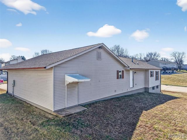 1401 Westin Drive, St Peters, MO 63303