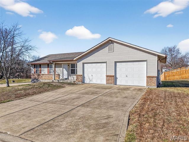 1401 Westin Drive, St Peters, MO 63303