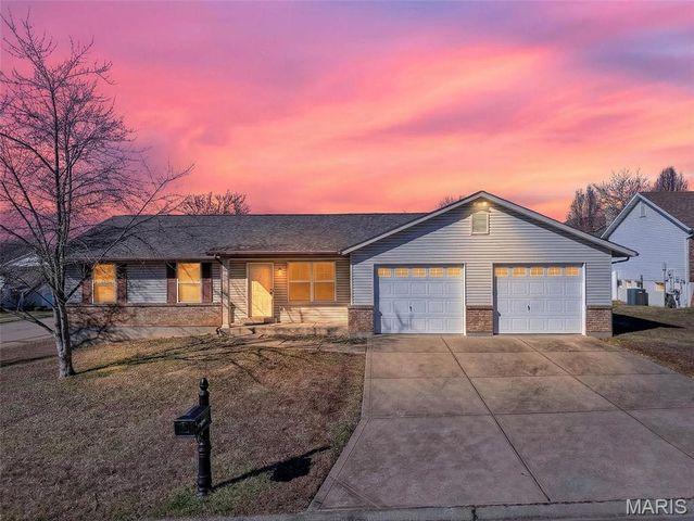 1401 Westin Drive, St Peters, MO 63303