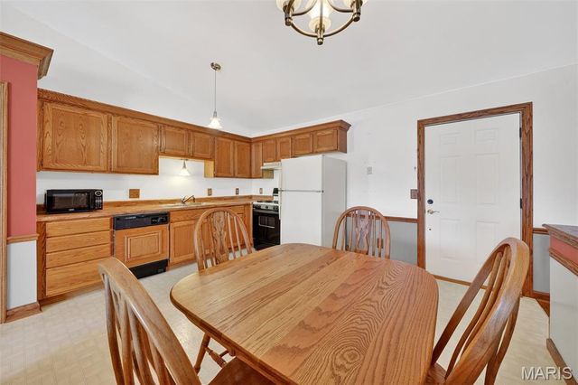 1401 Westin Drive, St Peters, MO 63303