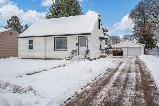 1003 E Hosmer Street, Loves Park, IL 61111