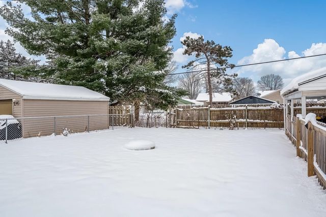 1003 E Hosmer Street, Loves Park, IL 61111