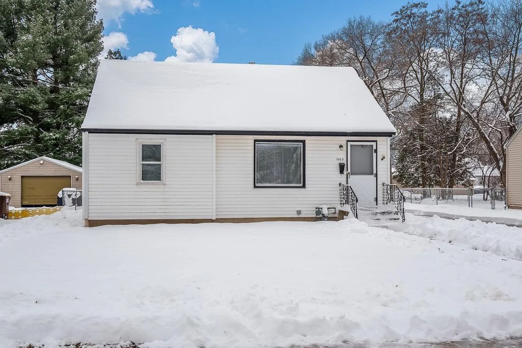 1003 E Hosmer Street, Loves Park, IL 61111