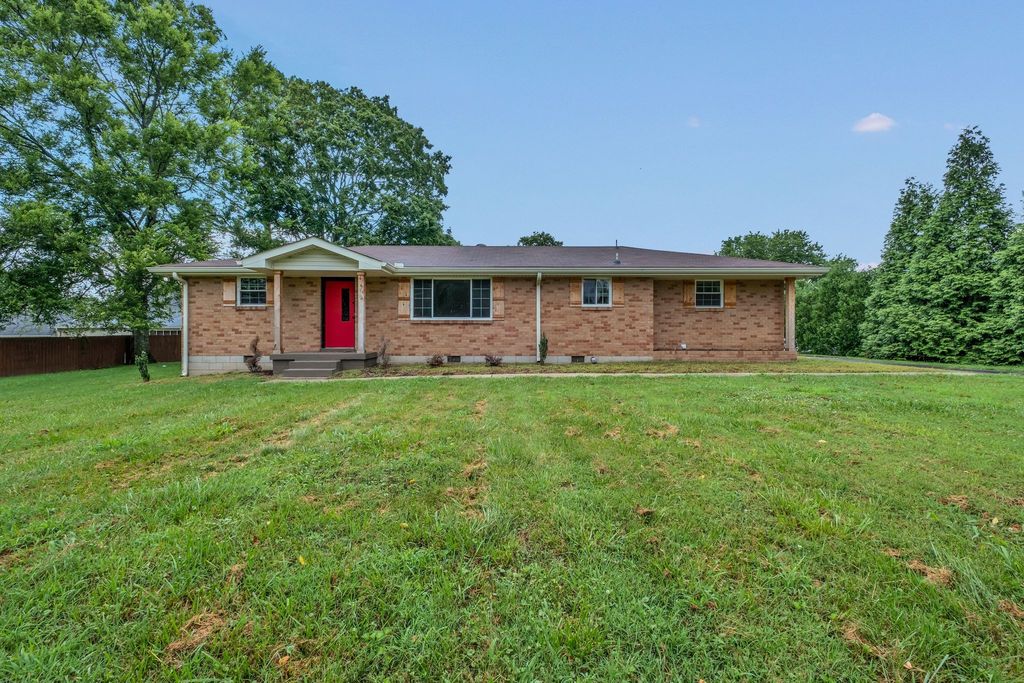 706 Glen Oaks Dr, Mount Juliet, TN 37122