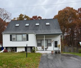 448 Nichols St, Fall River, MA 02720