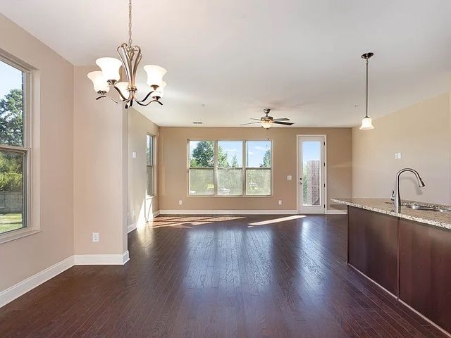 2065 Newark Ln, Thompsons Station, TN 37179