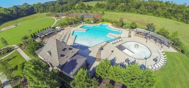 2065 Newark Ln, Thompsons Station, TN 37179