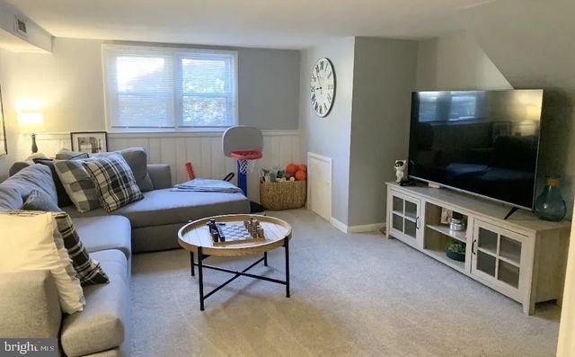 1254 FAUN RD, Wilmington, DE 19803