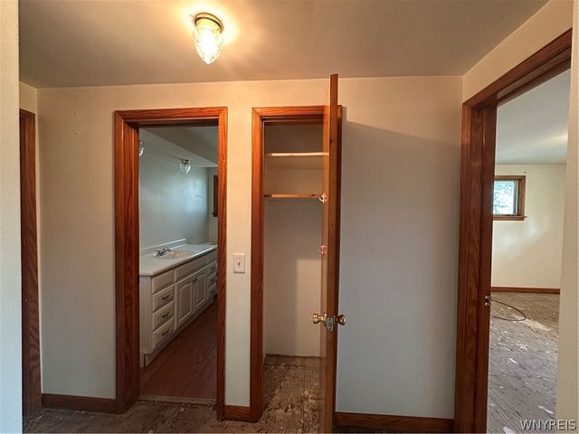 37 Brian Lane, West Seneca, NY 14224
