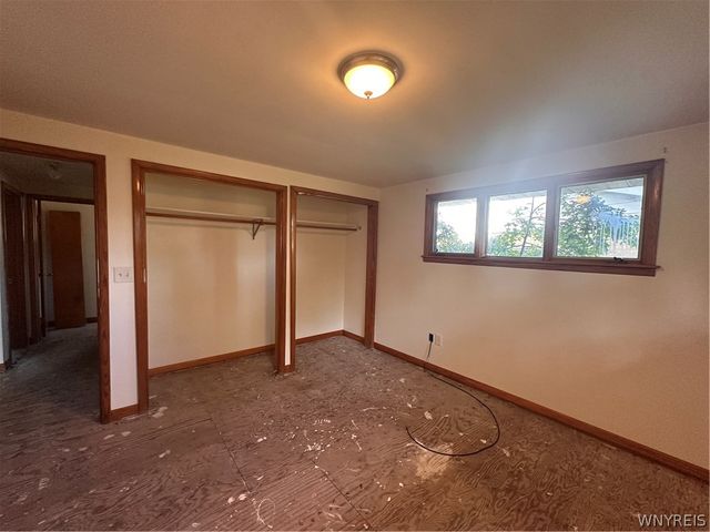 37 Brian Lane, West Seneca, NY 14224