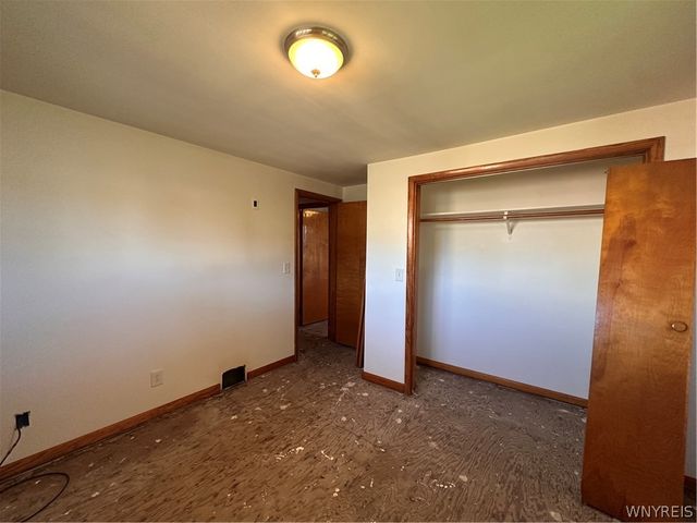 37 Brian Lane, West Seneca, NY 14224