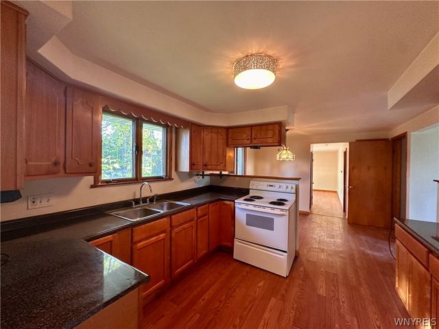 37 Brian Lane, West Seneca, NY 14224