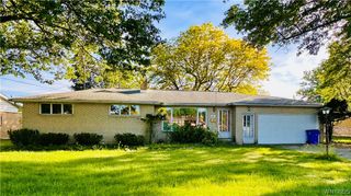 37 Brian Lane, West Seneca, NY 14224
