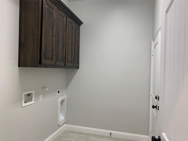 437 Mistflower Springs DR, Leander, TX 78641