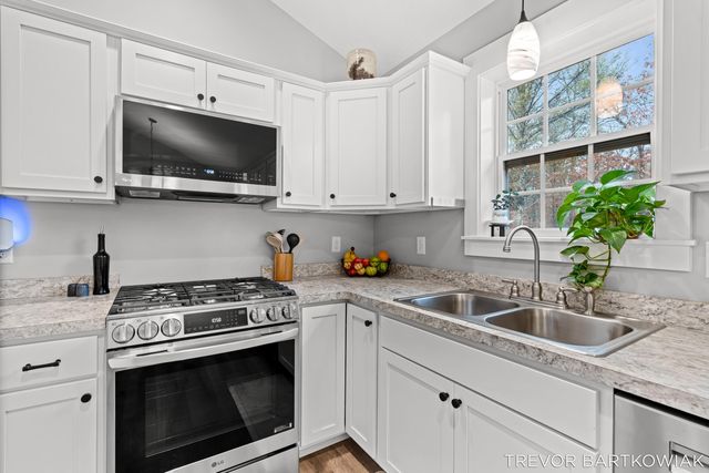 1060 Chicago Drive, Blue Lake Twp, MI 49461