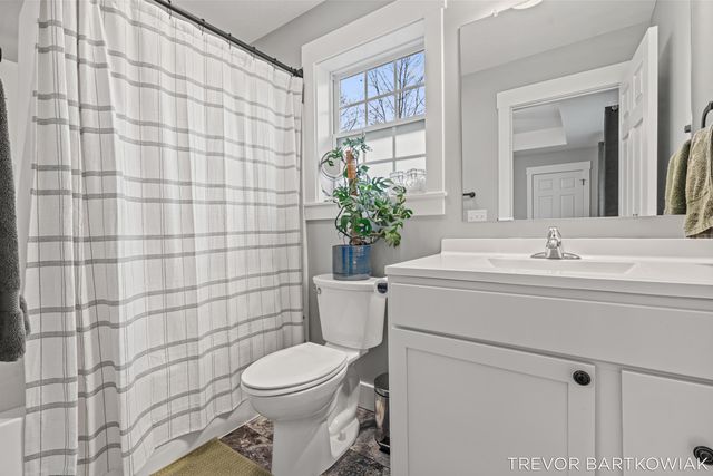 1060 Chicago Drive, Blue Lake Twp, MI 49461