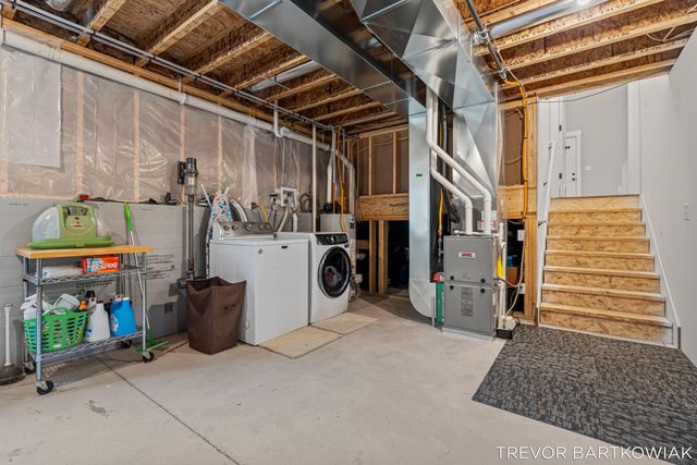 1060 Chicago Drive, Blue Lake Twp, MI 49461