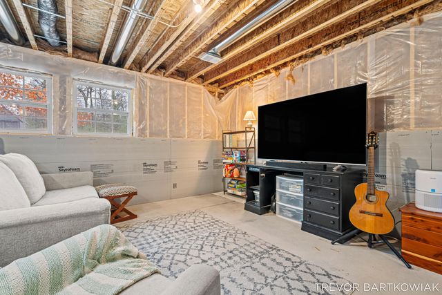 1060 Chicago Drive, Blue Lake Twp, MI 49461