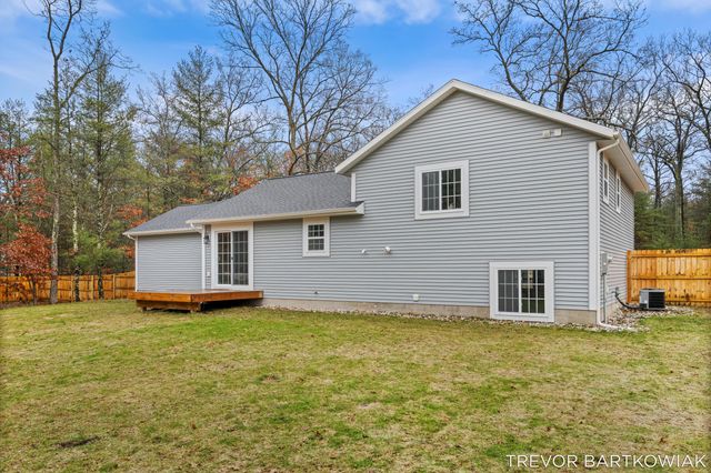 1060 Chicago Drive, Blue Lake Twp, MI 49461