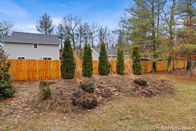 1060 Chicago Drive, Blue Lake Twp, MI 49461