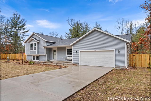 1060 Chicago Drive, Blue Lake Twp, MI 49461