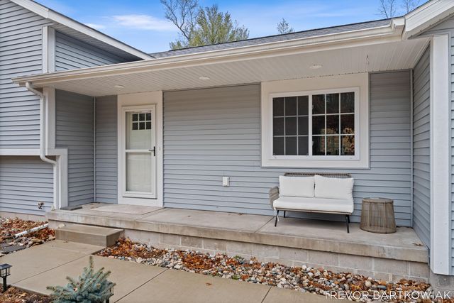 1060 Chicago Drive, Blue Lake Twp, MI 49461