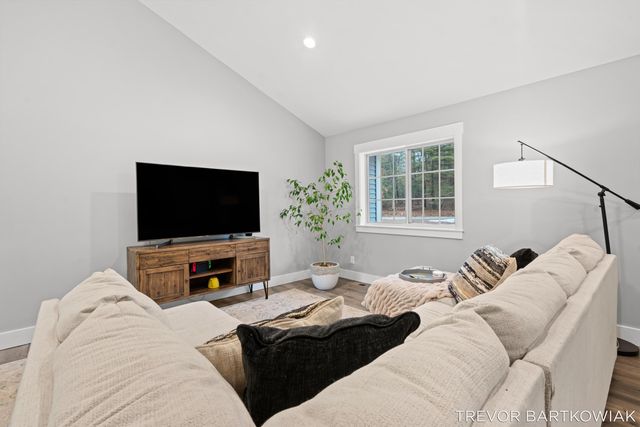 1060 Chicago Drive, Blue Lake Twp, MI 49461