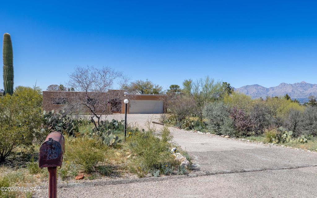 1420 S Corsica Place, Tucson, AZ 85748