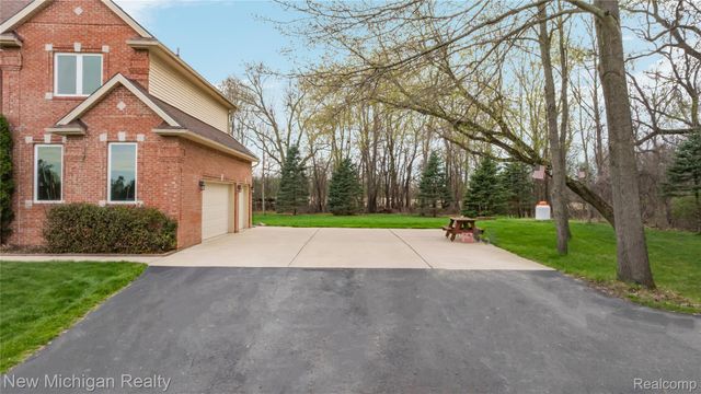 13445 Millie Court, Holly Township, MI 48442