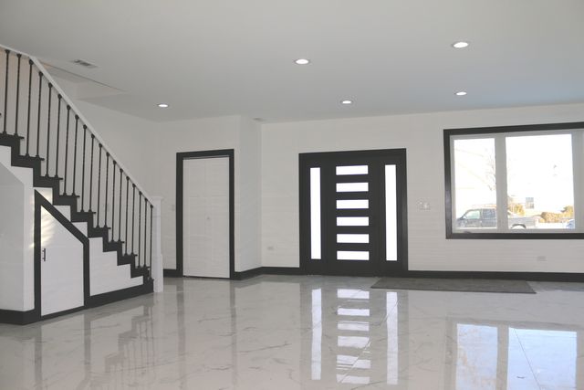 1702 N 40th Avenue, Stone Park, IL 60165