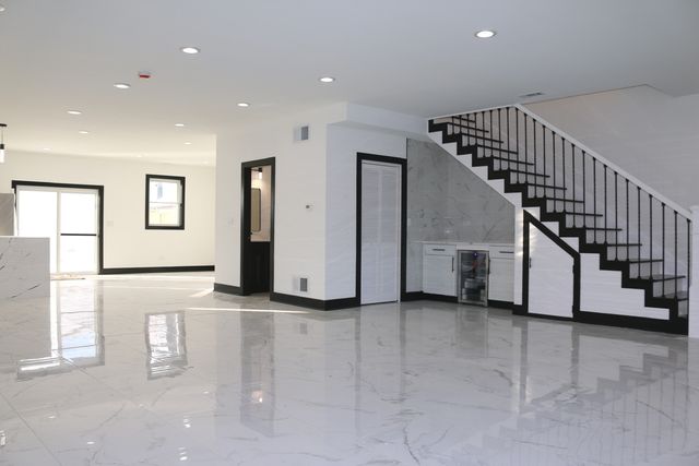 1702 N 40th Avenue, Stone Park, IL 60165