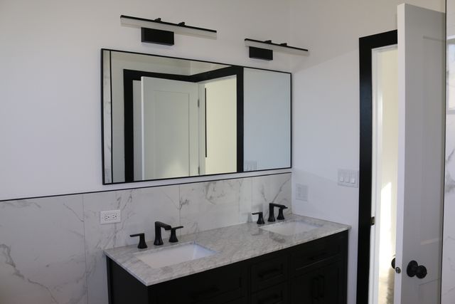 1702 N 40th Avenue, Stone Park, IL 60165