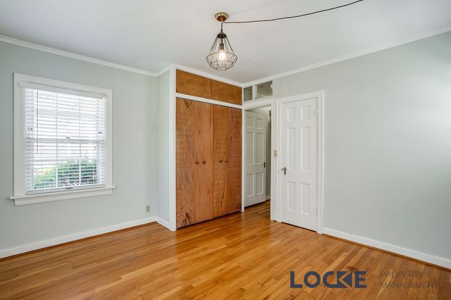 4328 Calmont Avenue, Fort Worth, TX 76107