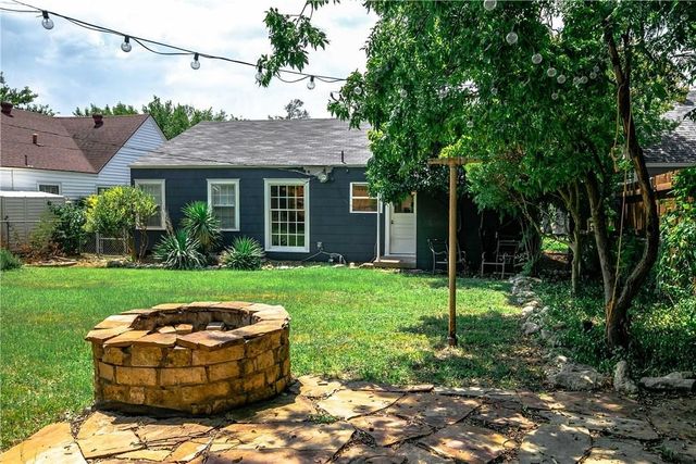 4328 Calmont Avenue, Fort Worth, TX 76107