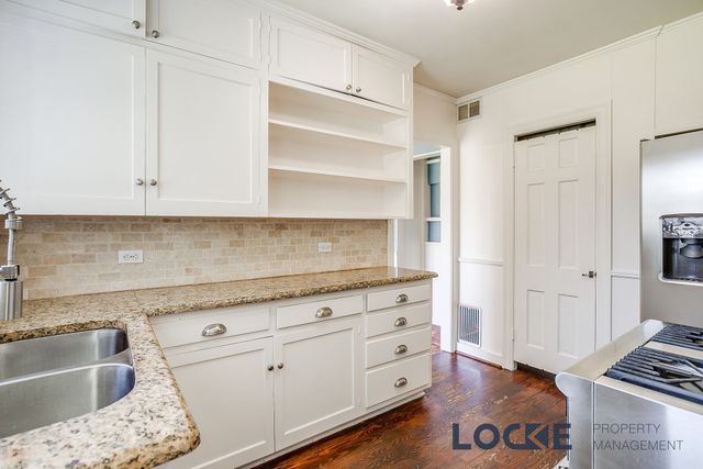 4328 Calmont Avenue, Fort Worth, TX 76107