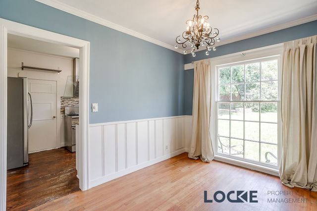 4328 Calmont Avenue, Fort Worth, TX 76107