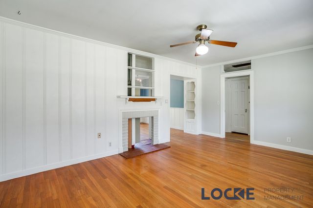 4328 Calmont Avenue, Fort Worth, TX 76107