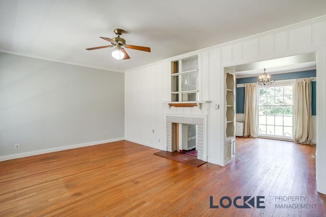 4328 Calmont Avenue, Fort Worth, TX 76107