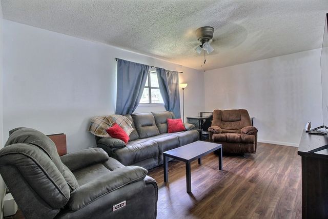 411 S Washington St, Belle Plaine, KS 67013